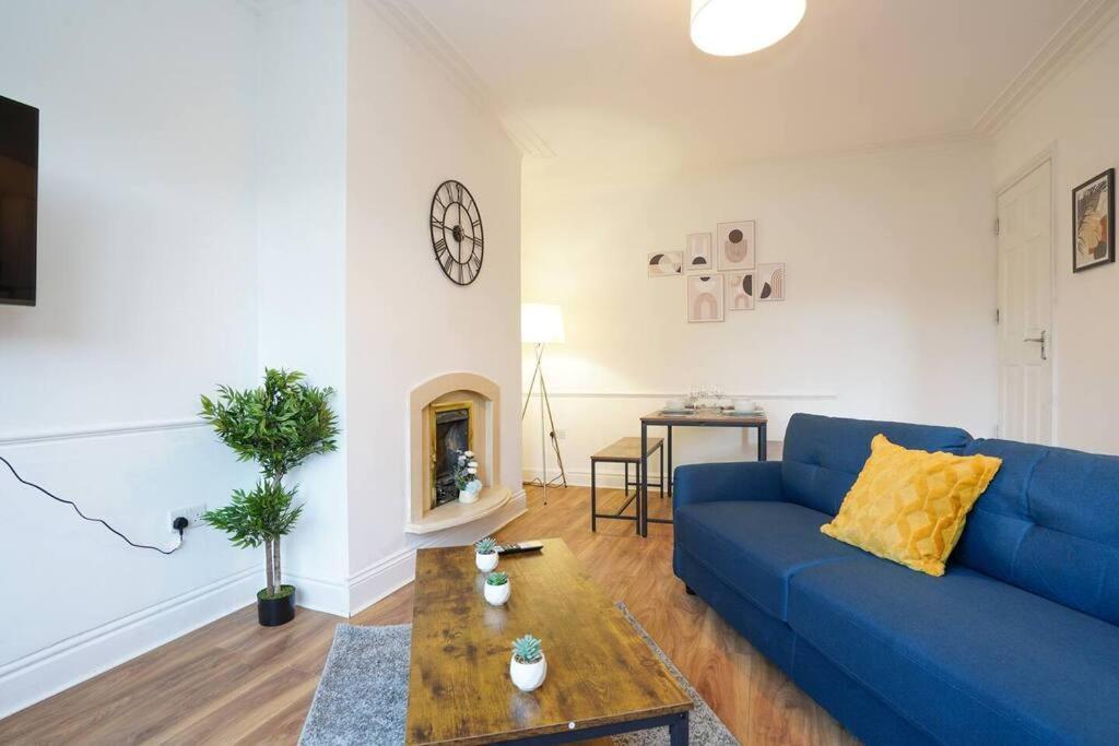 3 Bedroom Home With Free Parking 利兹 外观 照片